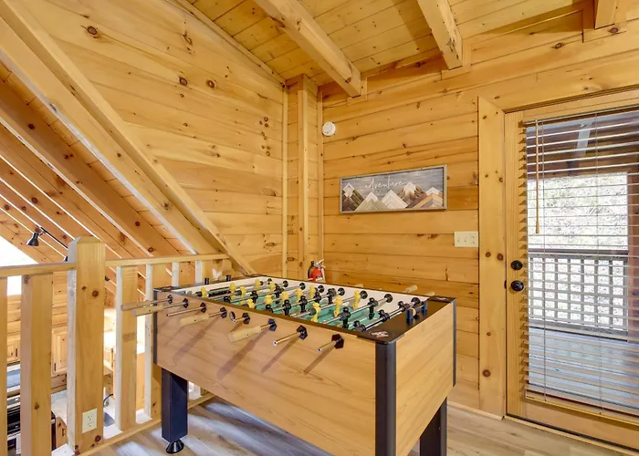 Pigeon Forge Vacation Rental With Private Hot Tub!