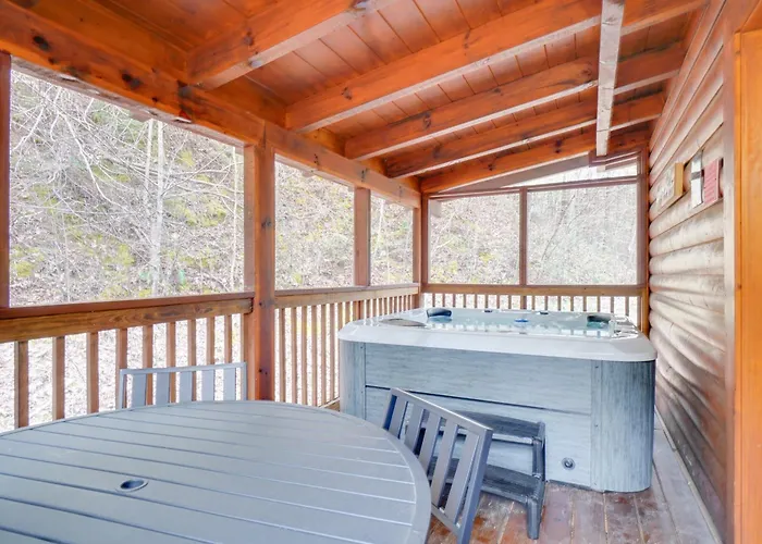 Pigeon Forge Vacation Rental With Private Hot Tub!